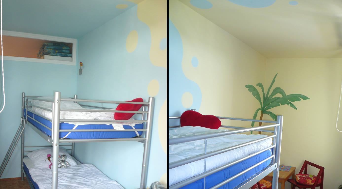 Kinderzimmer von Grollmus, mit blau und gelb gestrichenen Wänden und kreativ gestalteten Farbübergang sowie einer gemalter Palme